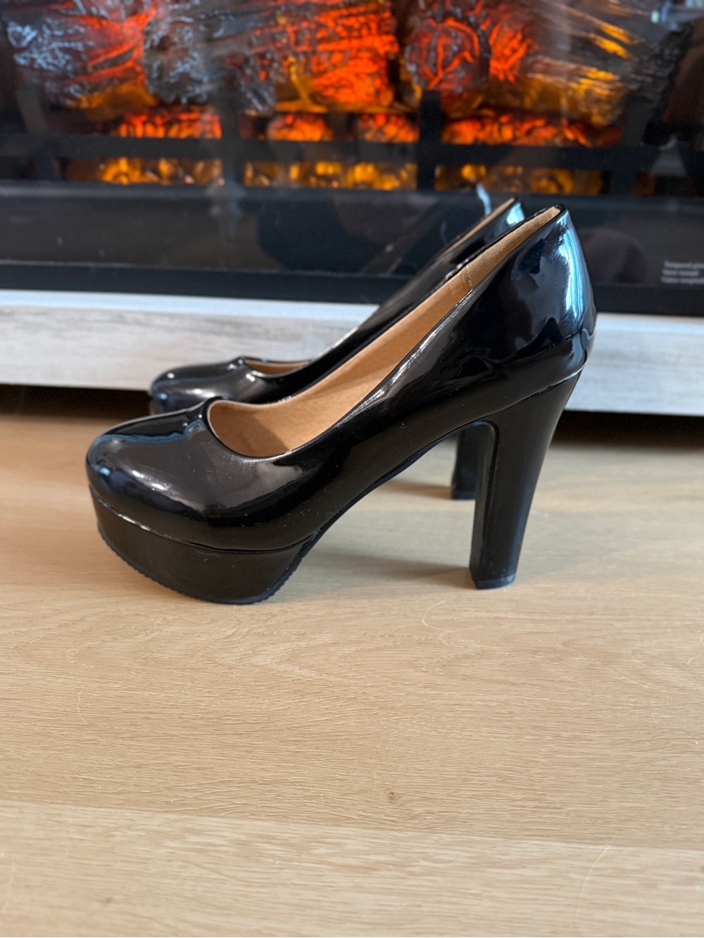 Women’s Black Platform Pumps